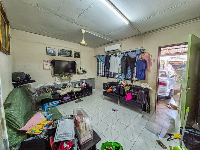 Rumah Teres 2 Tingkat untuk Dijual di Ampang (Selangor) - Mohd Faizal - Living Room - PropertyGuru.com.my