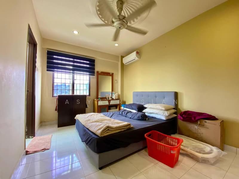 Apartment for Sale at Pangsapuri Permata - Tasya Ruslan - Bedroom - PropertyGuru.com.my