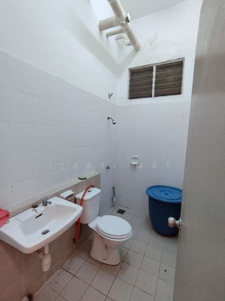 Apartment for Sale at Suria Permai - Izzati Mat - Bathroom - PropertyGuru.com.my