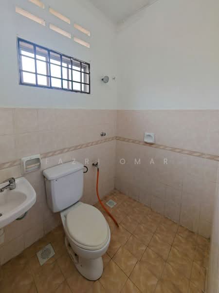Bungalow for Sale in Bandar Mahkota Banting (Tanjong Duabelas) - Fazri Omar - Bathroom - PropertyGuru.com.my