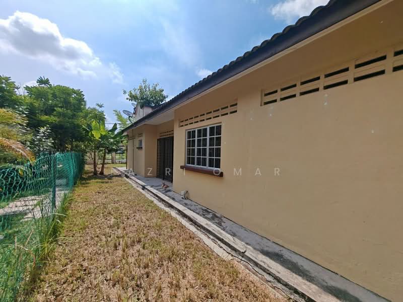 Bungalow for Sale in Bandar Mahkota Banting (Tanjong Duabelas) - Fazri Omar - Exterior - PropertyGuru.com.my