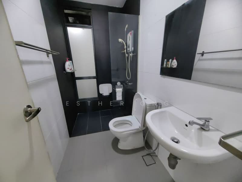 Service Residence for Sale at Paramount Utropolis - Esther Ong - Bathroom - PropertyGuru.com.my