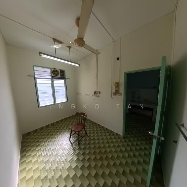 1-storey Terraced House for Rent in Sitiawan (Perak) - Lingko Tan - Bedroom  - PropertyGuru.com.my