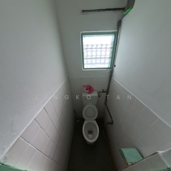 1-storey Terraced House for Rent in Sitiawan (Perak) - Lingko Tan - Bathroom - PropertyGuru.com.my