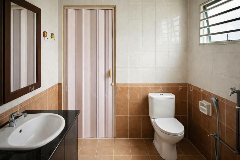 2.5-storey Terraced House for Sale in Taman Warisan Indah (Dengkil) - Mohd Aizat Saiful Bahri - Bathroom - PropertyGuru.com.my