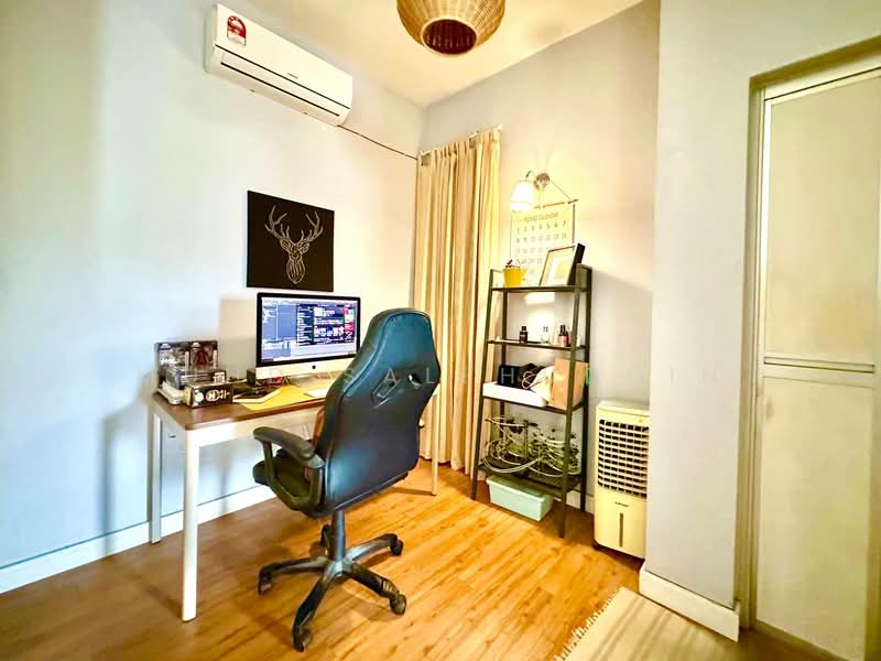 Servis Apartment untuk Dijual di Serviced Residence @ Pelangi Damansara Sentral - Muhd Salehuddin - Study - PropertyGuru.com.my