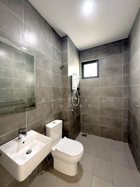 Semi-Detached House for Sale in Cyber 10 (Cyberjaya) - Gudrotullah Ikhwan - Bathroom - PropertyGuru.com.my