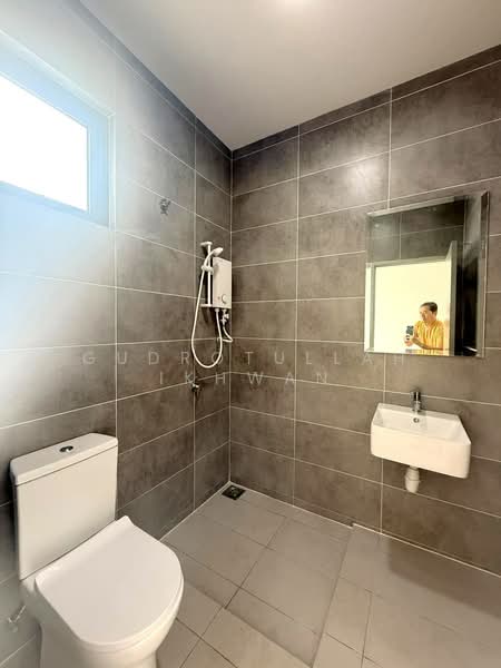 Semi-Detached House for Sale in Cyber 10 (Cyberjaya) - Gudrotullah Ikhwan - Bathroom - PropertyGuru.com.my