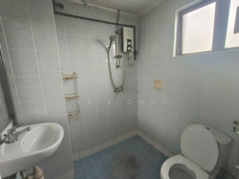 Kondominium untuk Disewa di Menara Bakti - Chris Choo - Bathroom - PropertyGuru.com.my