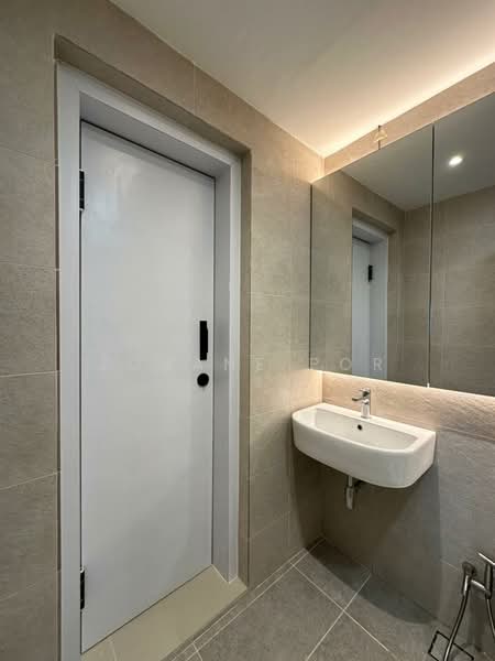 Servis Apartment untuk Disewa di 8th & Stellar - Jovane Por - Bathroom - PropertyGuru.com.my