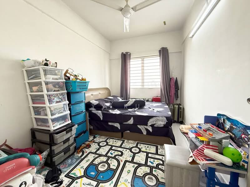 Service Residence for Sale at Serdang Skyvillas (Serdang Perdana) - Tasya Ruslan - Bedroom - PropertyGuru.com.my