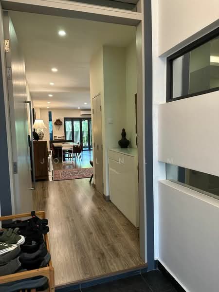 3-storey Terraced House for Sale in Laman Glenmarie (Shah Alam) - Jocelin Lim - Entrance - PropertyGuru.com.my