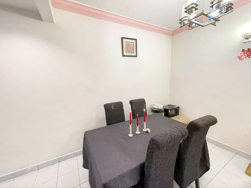 Rumah Teres 2 Tingkat untuk Dijual di Taman Mount Austin (Tebrau) - Michelle He - Dining Room - PropertyGuru.com.my