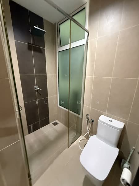 Kondominium untuk Disewa di Gurney Paragon - Ruth Ong - Bathroom - PropertyGuru.com.my