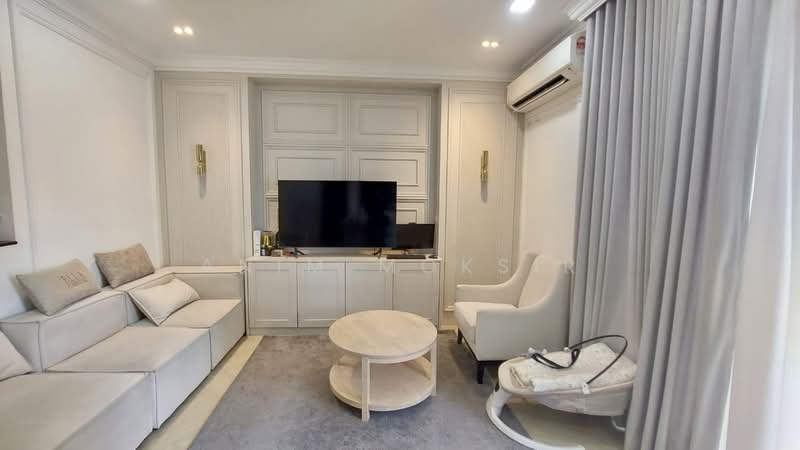 Rumah Berkembar untuk Dijual di Bukit Jelutong (Shah Alam) - Anim Moksir - Living Room - PropertyGuru.com.my