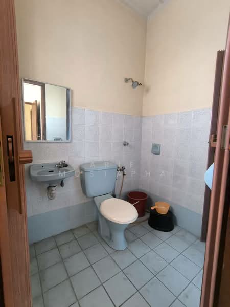 Terraced House for Sale in Putra Heights (Subang Jaya) - Arif Mustapha - Bathroom - PropertyGuru.com.my
