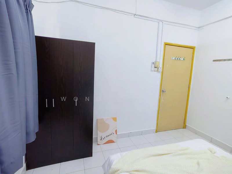 Rumah Flat untuk Disewa di PJS 7 - Wong Carol - Bedroom - PropertyGuru.com.my