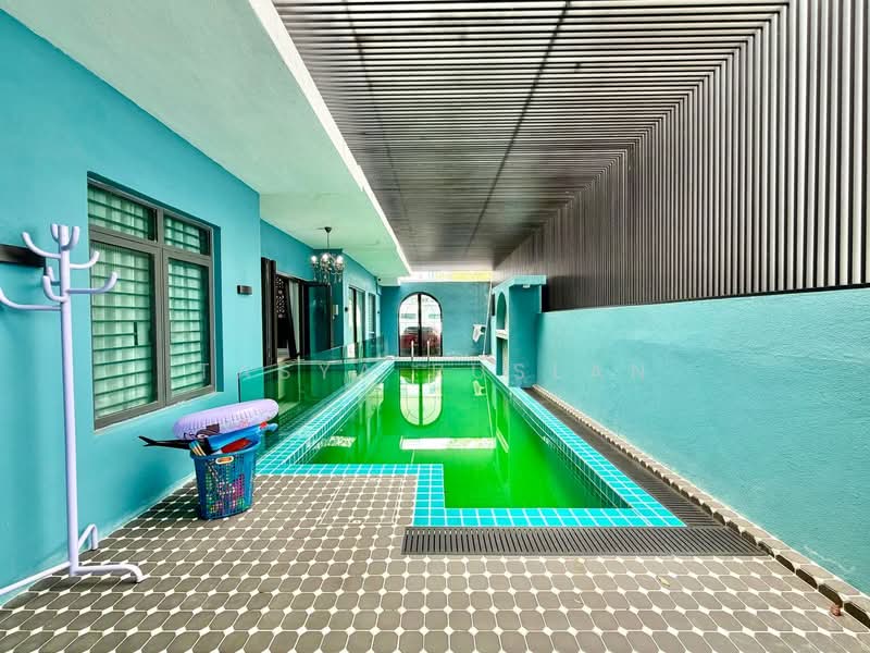 Semi-Detached House for Sale in Kajang (Selangor) - Tasya Ruslan - Pool - PropertyGuru.com.my