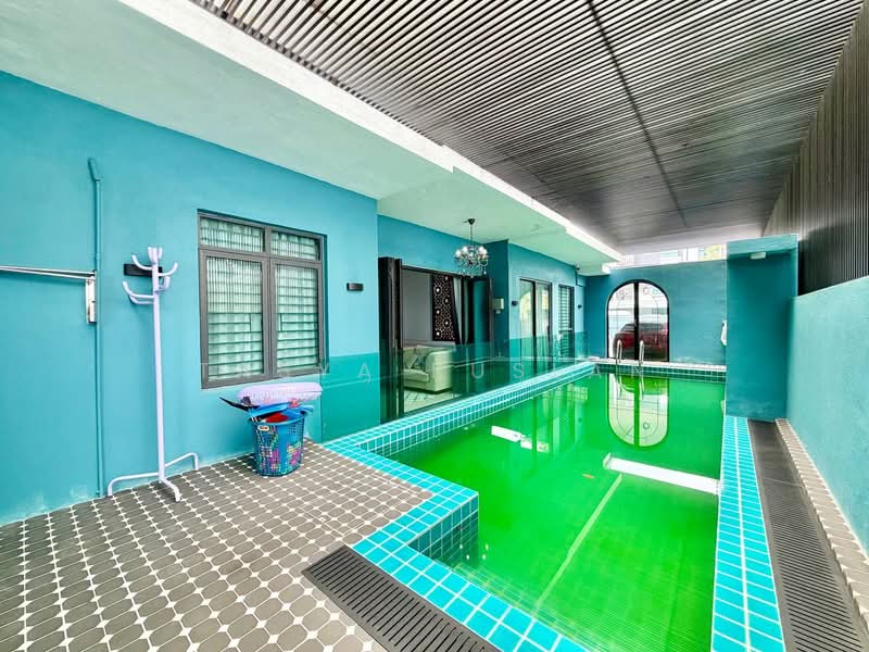 Semi-Detached House for Sale in Kajang (Selangor) - Tasya Ruslan - Pool - PropertyGuru.com.my