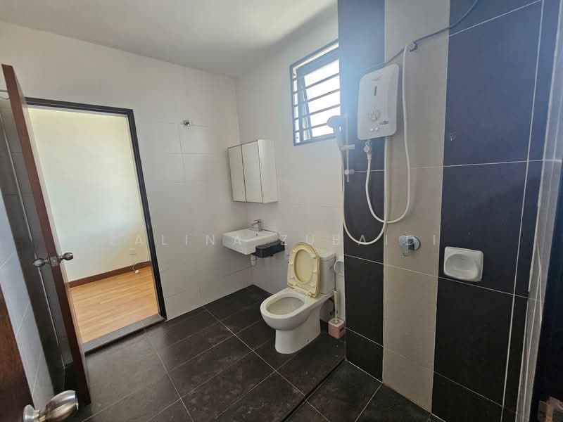 2-storey Terraced House for Sale in Denai Alam (Shah Alam) - Zalina Zubaidi - Bathroom - PropertyGuru.com.my