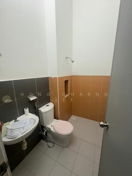2-storey Terraced House for Rent in Johor Bahru (Johor) - Hong Charng Lee - Bathroom - PropertyGuru.com.my