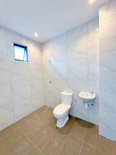2-storey Terraced House for Sale in Taman Megah Ria (Masai) - Loong Hing Liong - Bathroom - PropertyGuru.com.my