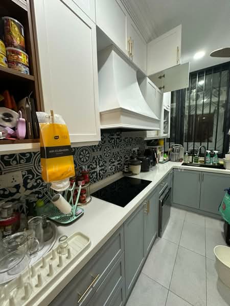 3-storey Terraced House for Sale in BANDAR PUCHONG JAYA (Puchong) - Shanice Low - Kitchen - PropertyGuru.com.my