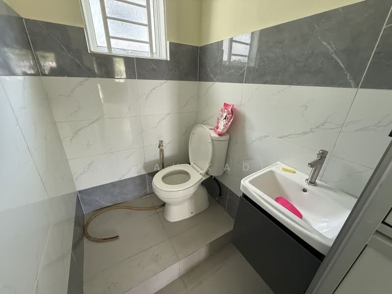 Rumah Teres 2 Tingkat untuk Dijual di Ampang Jaya (Ampang) - Najah Kadir - Bathroom - PropertyGuru.com.my