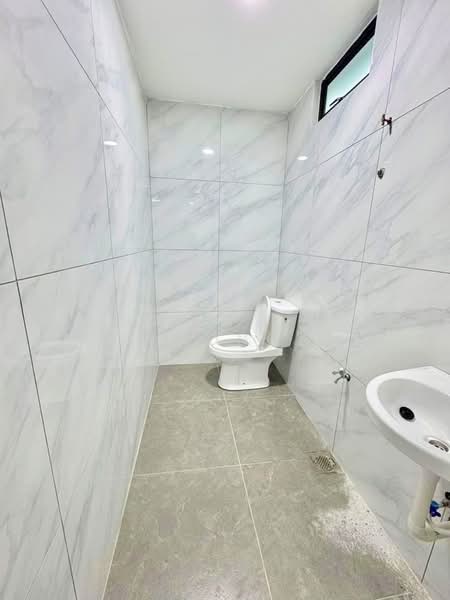 Rumah Teres 2 Tingkat untuk Dijual di Bandar Baru Permas Jaya (Permas Jaya) - Loong Hing Liong - Bathroom - PropertyGuru.com.my