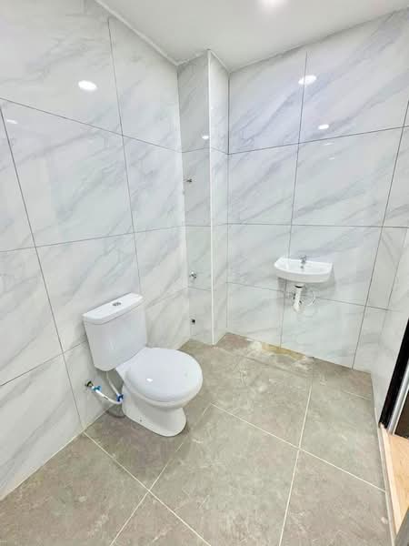 Rumah Teres 2 Tingkat untuk Dijual di Bandar Baru Permas Jaya (Permas Jaya) - Loong Hing Liong - Bathroom - PropertyGuru.com.my
