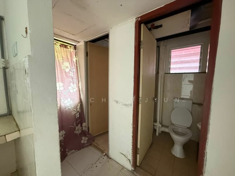 Flat for Sale at Impian - Tan Chew Jiun - Bathroom - PropertyGuru.com.my