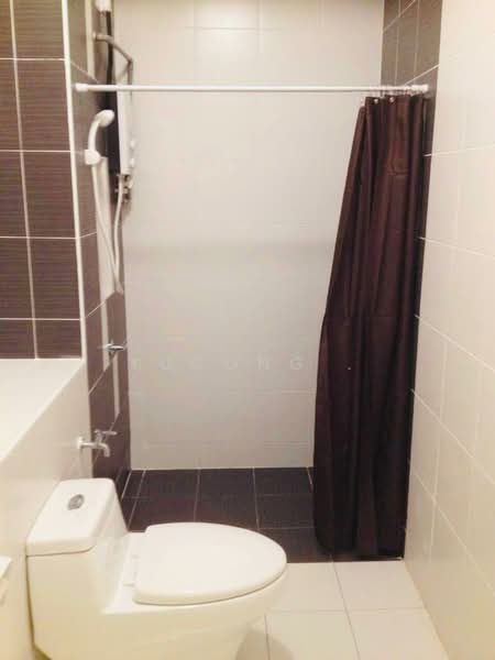 Service Residence for Sale at D'Ambience Residences (Pangsapuri Ikatan Flora) - Yucong . - Bathroom - PropertyGuru.com.my