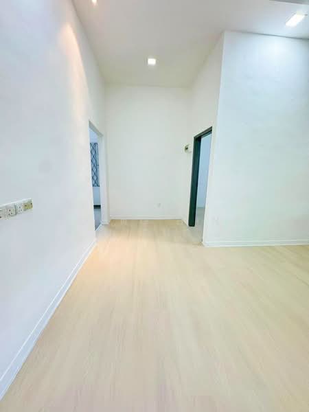 1-storey Terraced House for Sale in Taman Perling (Perling) - Loong Hing Liong - Interior - PropertyGuru.com.my