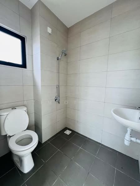 Terraced House for Sale in Hulu Langat (Selangor) - Azim Othman - Bathroom - PropertyGuru.com.my