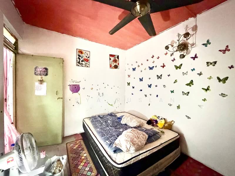 Pangsapuri untuk Dijual di Desa Mentari PJS 2 - Tasya Ruslan - Bedroom - PropertyGuru.com.my