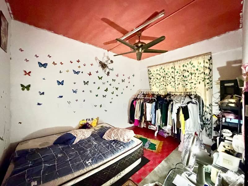 Pangsapuri untuk Dijual di Desa Mentari PJS 2 - Tasya Ruslan - Bedroom - PropertyGuru.com.my