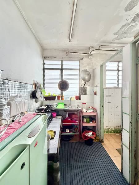 Pangsapuri untuk Dijual di Desa Mentari PJS 2 - Tasya Ruslan - Kitchen - PropertyGuru.com.my