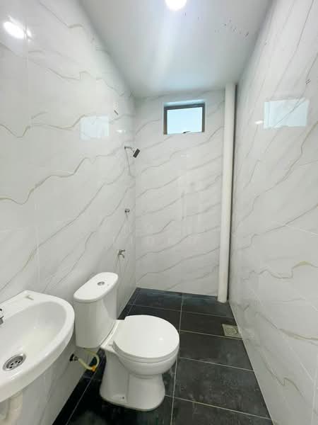 1-storey Terraced House for Sale in Taman Puteri Wangsa (Ulu Tiram) - Loong Hing Liong - Bathroom - PropertyGuru.com.my