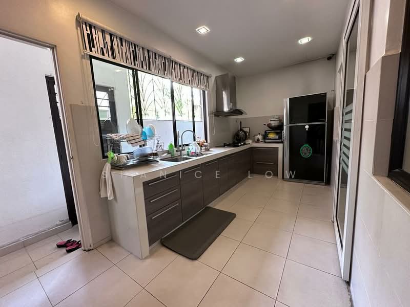 2-storey Terraced House for Sale in Bandar Puteri Puchong (Puchong) - Shanice Low - Kitchen - PropertyGuru.com.my