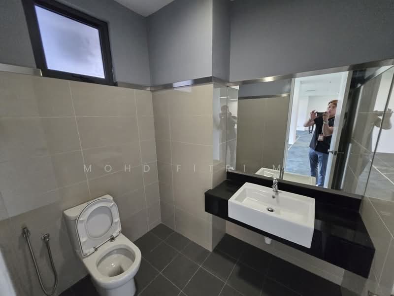 Pejabat untuk Disewa di Taman Desa (Kuala Lumpur) - Mohd Fitri MF - Bathroom - PropertyGuru.com.my