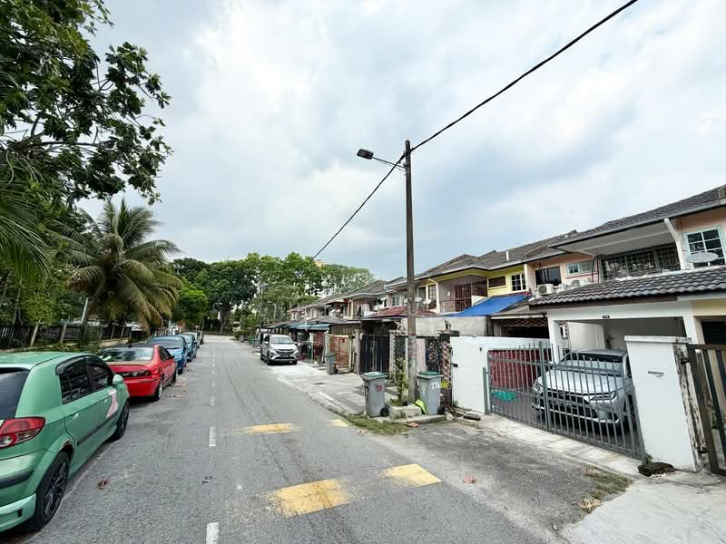 Townhouse for Sale in Taman Tampoi Indah (Tampoi) - Lui Lui - Exterior - PropertyGuru.com.my