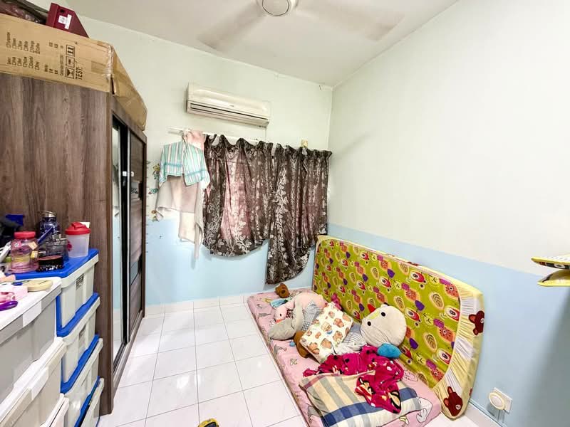 Townhouse for Sale in Taman Tampoi Indah (Tampoi) - Lui Lui - Bedroom - PropertyGuru.com.my