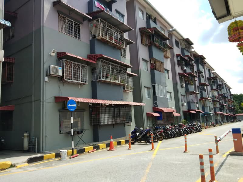 Apartment for Sale at Pangsapuri Putra Indah - Jane Loo - Exterior - PropertyGuru.com.my