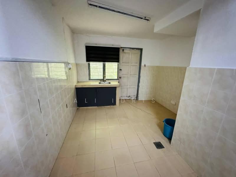 2-storey Terraced House for Sale in Seksyen 5 Wangsa Maju (Wangsa Maju) - Ali Idris - Kitchen - PropertyGuru.com.my