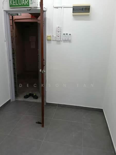 Office for Rent in Cheras Business Centre (Kuala Lumpur) - Deckson Tan - Entrance - PropertyGuru.com.my