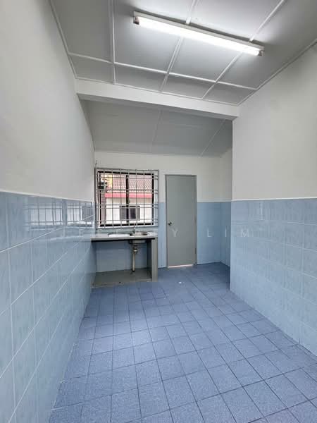 1-storey Terraced House for Sale in Taman Putri Kulai (Kulai) - Jeffrey Lim - Kitchen - PropertyGuru.com.my