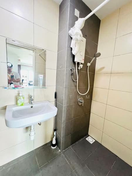 Condominium for Sale at The Holmes 1 - Azim Othman - Bathroom - PropertyGuru.com.my