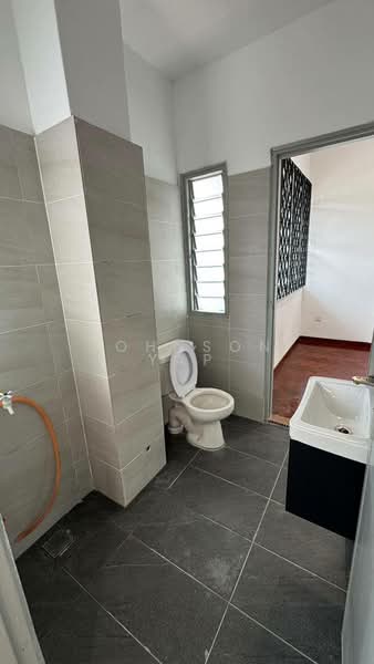 2-storey Terraced House for Sale in Taman Perling (Perling) - Johnson Yap - Bathroom - PropertyGuru.com.my