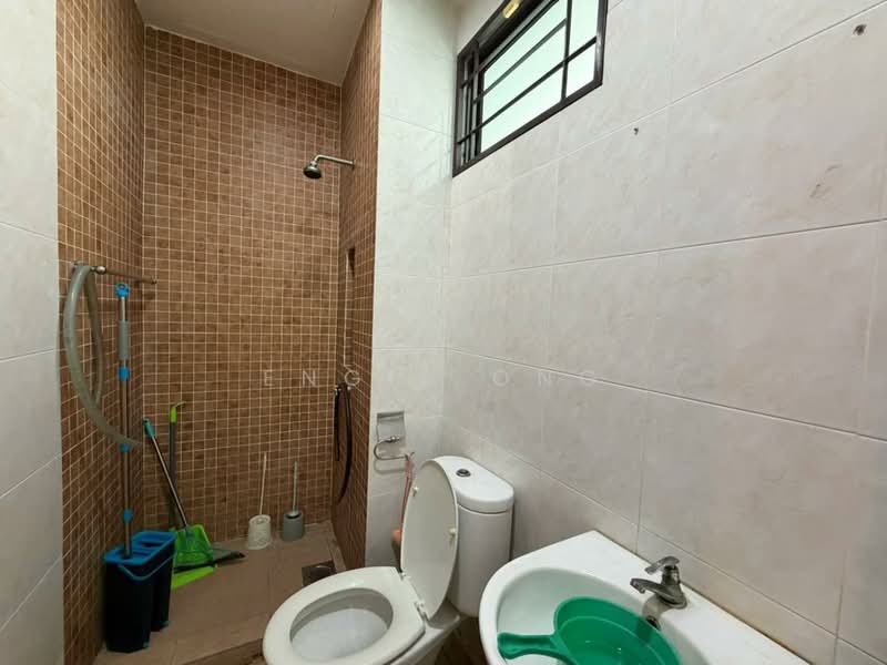 3-storey Terraced House for Rent in Jelutong (Penang) - Engie Ong - Bathroom - PropertyGuru.com.my