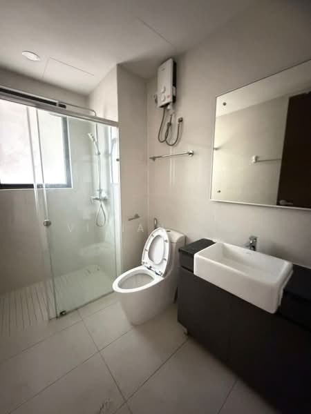 Kondominium untuk Disewa di Royal Strand @ Country Garden Danga Bay - Vivian Sim - Bathroom - PropertyGuru.com.my